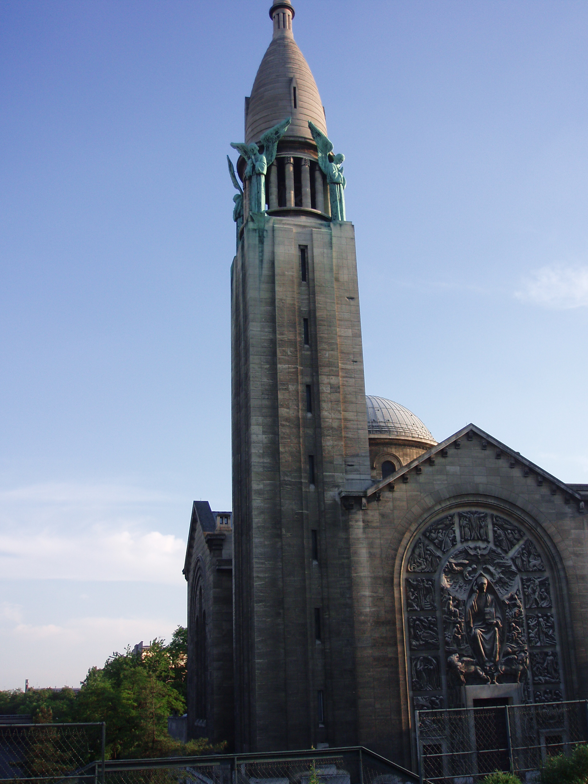 Clocher de l'église du sacré cœur de Gentilly